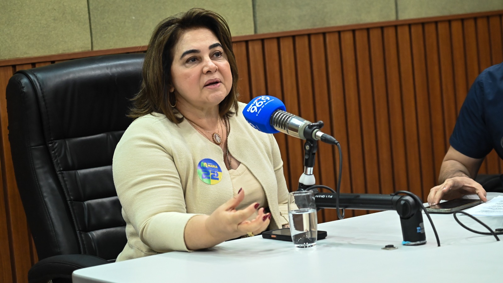 Maria do Carmo propõe novos hospitais, simplificação ambiental e concursos regionalizados no AM